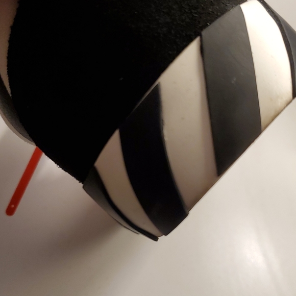 Off-White sneakers - Picture 10 of 16